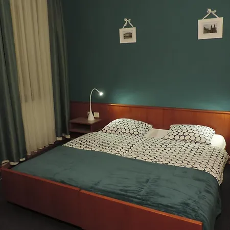 Hotel Le Petit Poete 2*