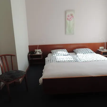 Le Petit Poete Hotel 2*