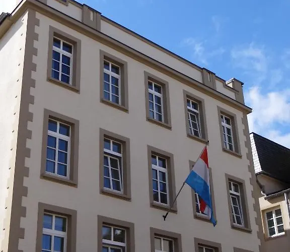 Le Petit Poete Hotel 2*