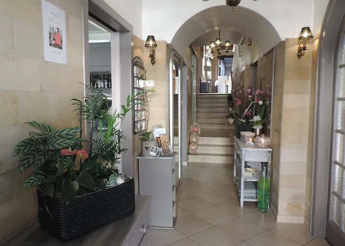 Hotel Le Petit Poete 2*