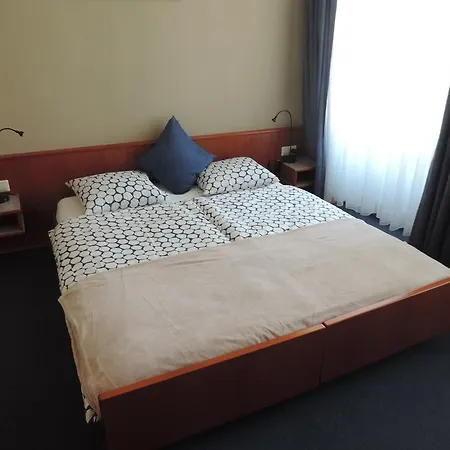 Le Petit Poete Hotel 2*